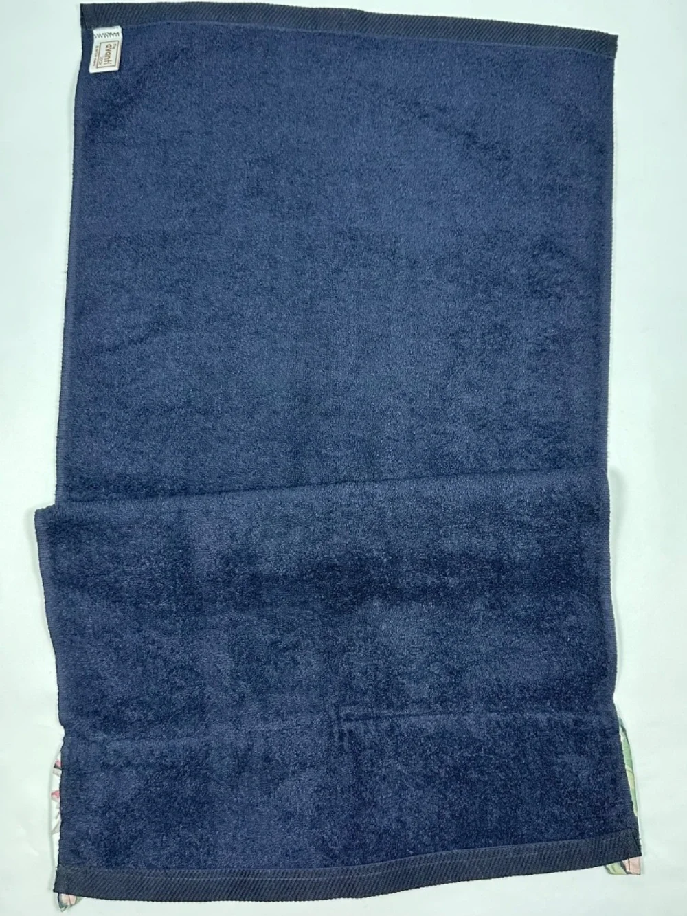 Avanti Look Vintage 1978 2 Pc. Towel Set Navy Black Floral Cabbage Rose Ruffle